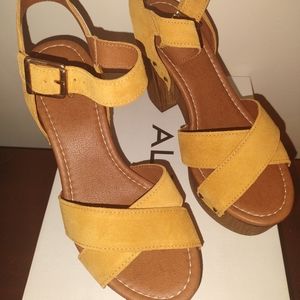 Aldo wood/suede platform sandals